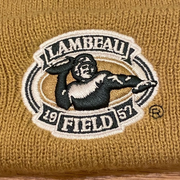 Lambeau Field Tan Knit Hat w Black Stripe  w Pom Pom /Made by 47 / One Size - Picture 7 of 8